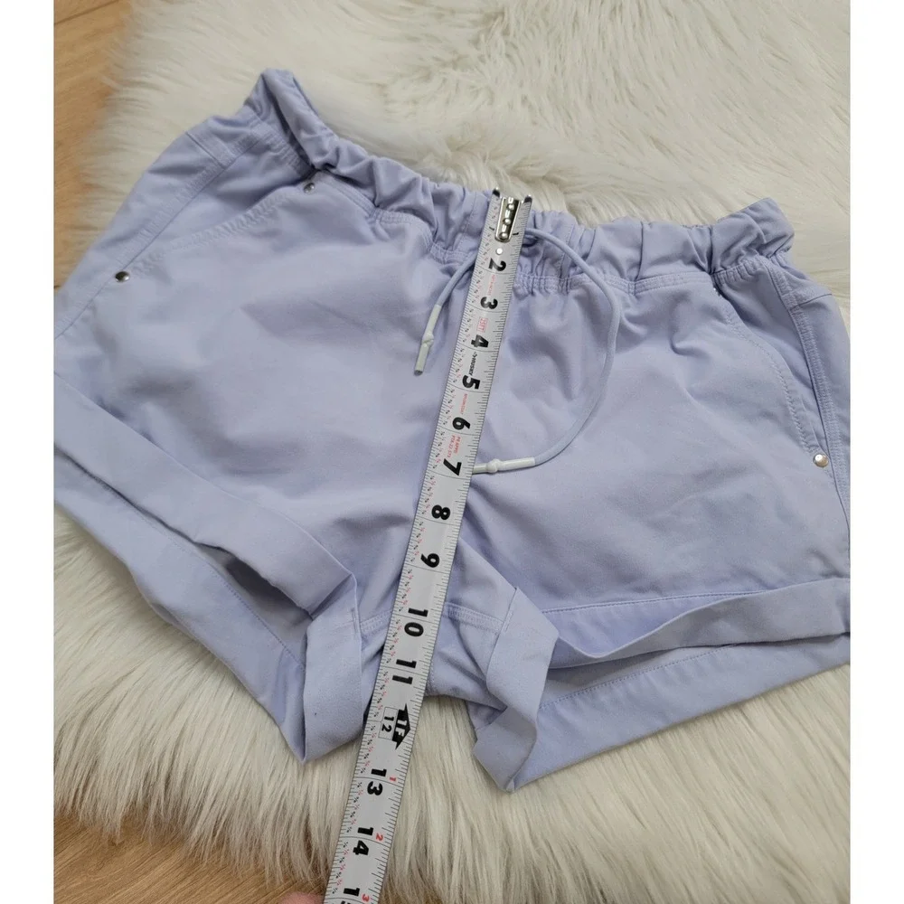 Lululemon Play All Day Cuffed Shorts Women's Size 8 Cool Breeze 3